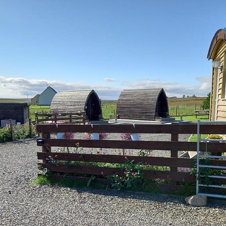 Hillside Camping Pods And Shepherd'S Hut Wick  Bagian luar foto