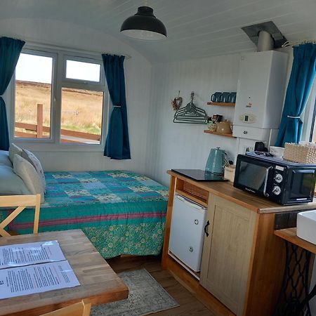 Hillside Camping Pods And Shepherd'S Hut Wick  Bagian luar foto