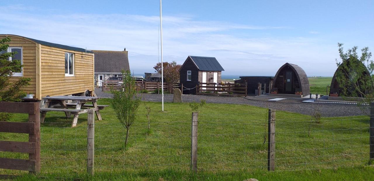 Hillside Camping Pods And Shepherd'S Hut Wick  Bagian luar foto