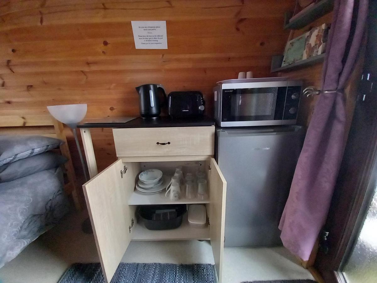 Hillside Camping Pods And Shepherd'S Hut Wick  Ruang foto