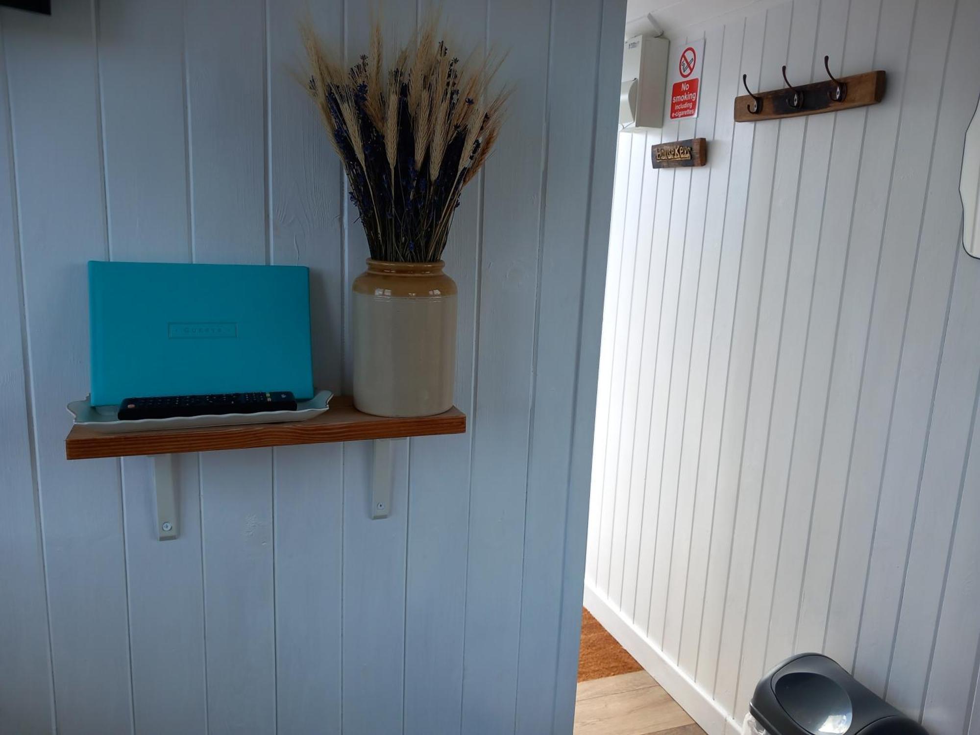 Hillside Camping Pods And Shepherd'S Hut Wick  Bagian luar foto