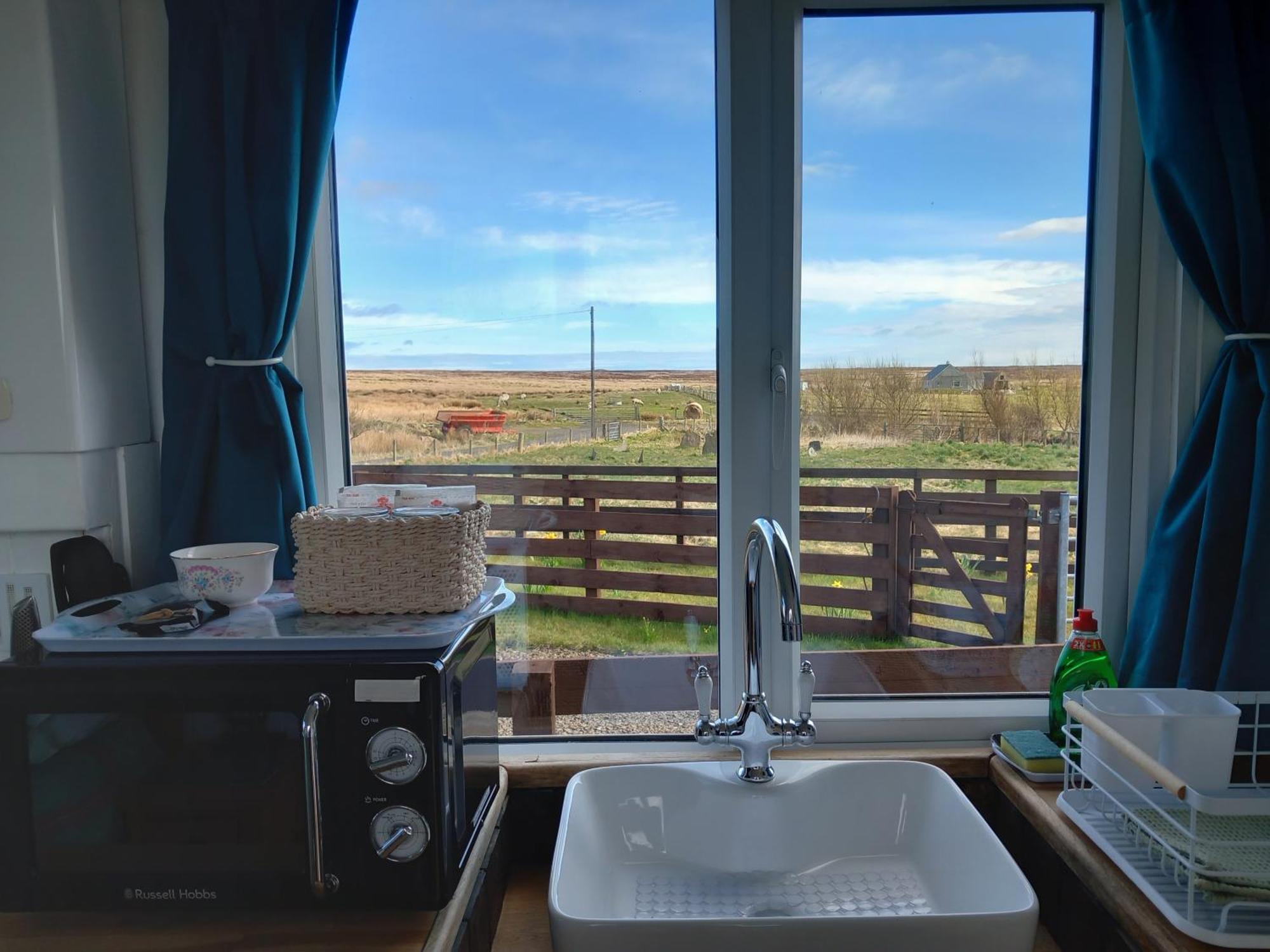 Hillside Camping Pods And Shepherd'S Hut Wick  Bagian luar foto